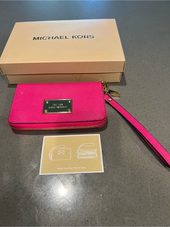 Michael Kors Accessories - Michael Kors Hot Pink Saffiano Zip Wristlet Phone Case / wallet